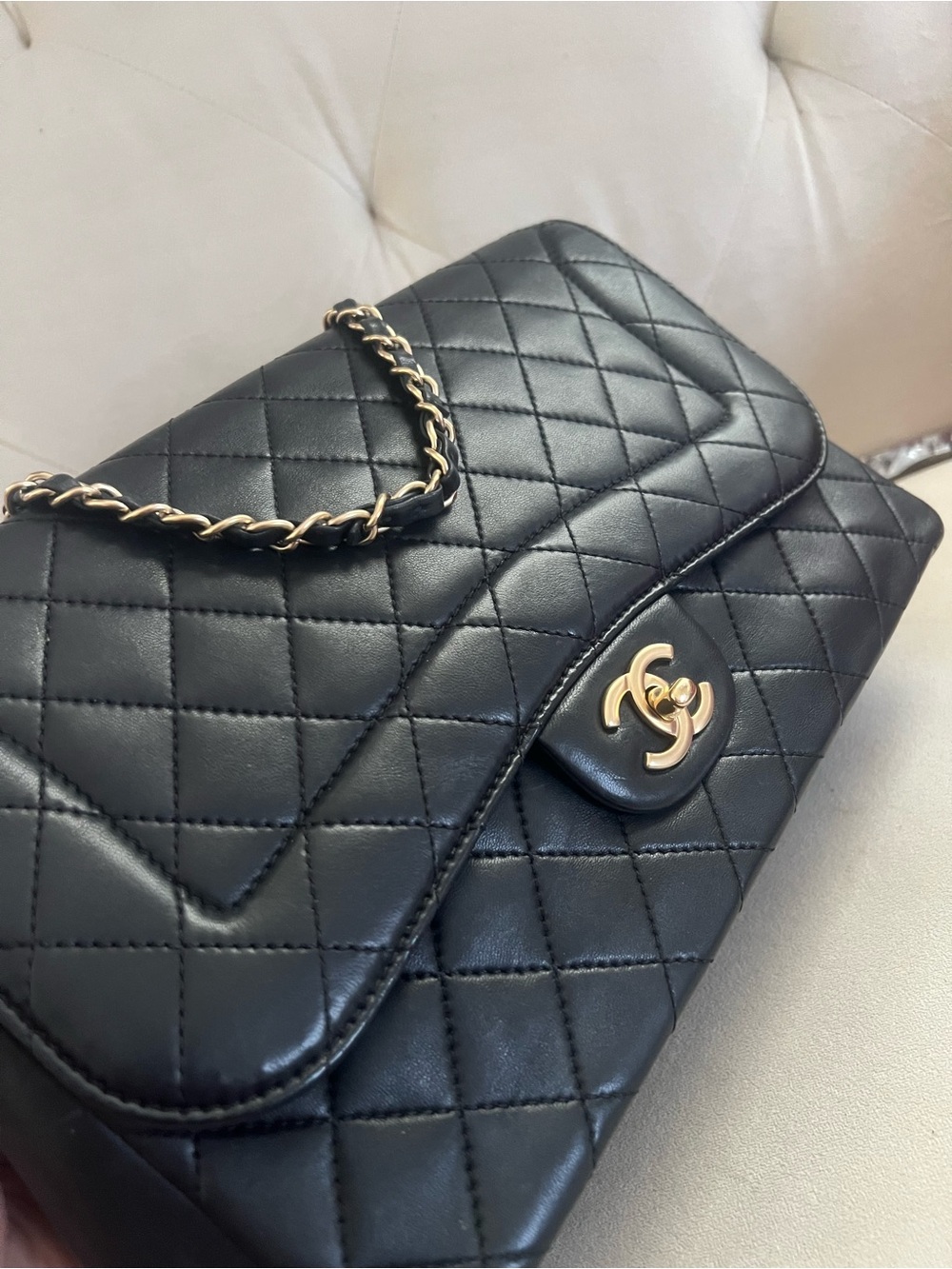 Chanel Quilted Lambskin Mademoiselle Chic Flap Jumbo Size Black Gold hardware - Picture 4 of 14